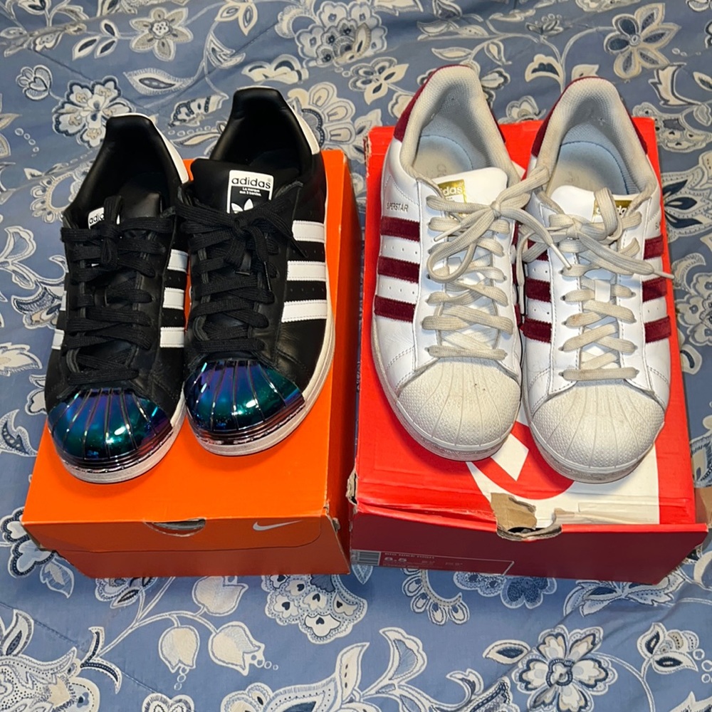 🤗Bundle of Women ADIDAS Sneakers🤗